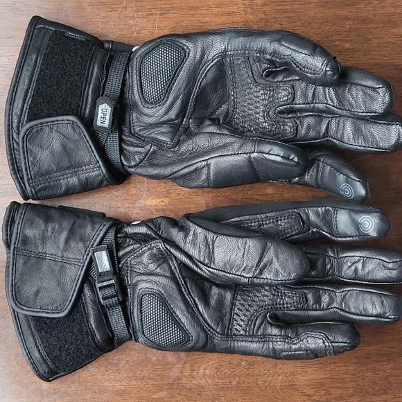 Rev It motorcycle gloves - Picture 2 of 4